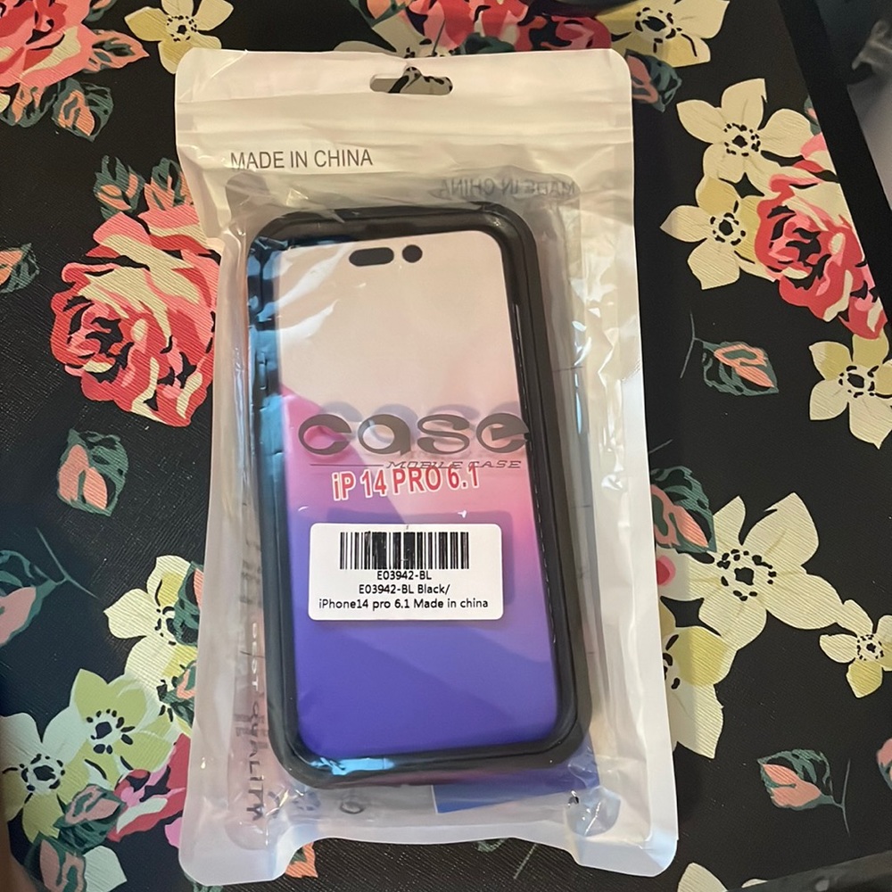 NWT IPhone 14 pro case